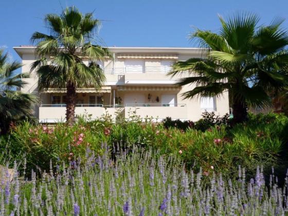  3 pièces 47 m² Nice Ouest dans résidence récente, piscine, jardin privatif 82 m², cave, garage à 265000 euros